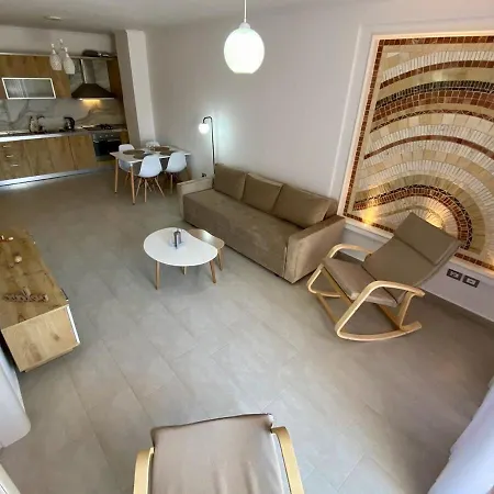 Sunlit 594 Apartment